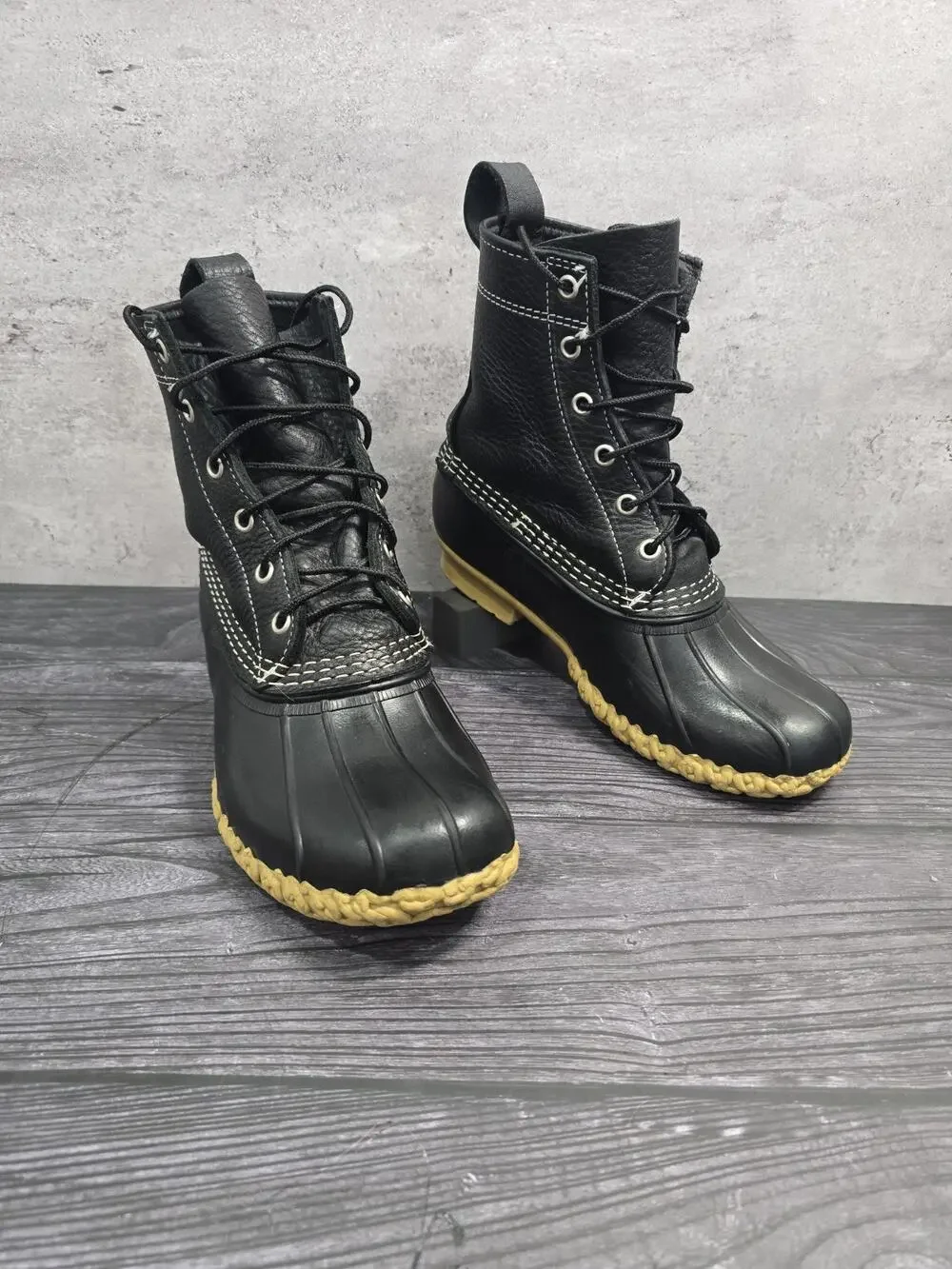 L.L. Bean Women’s 7W Black On Black 8 Inch Leather Duck Boots 7 Wide Excellent